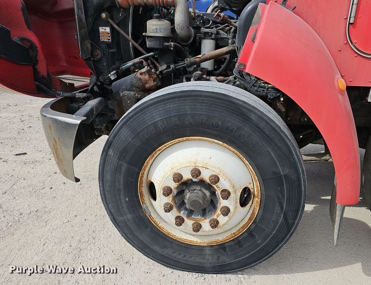 image for item EJ6026 2009 Peterbilt  PB335 box truck