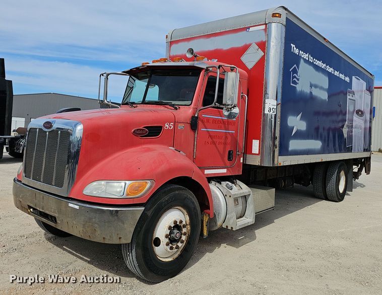 image for item EJ6027 2009 Peterbilt  PB335 box truck