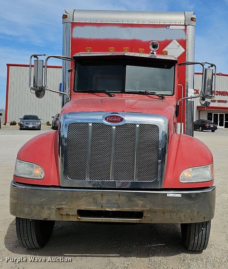 image for item EJ6027 2009 Peterbilt  PB335 box truck