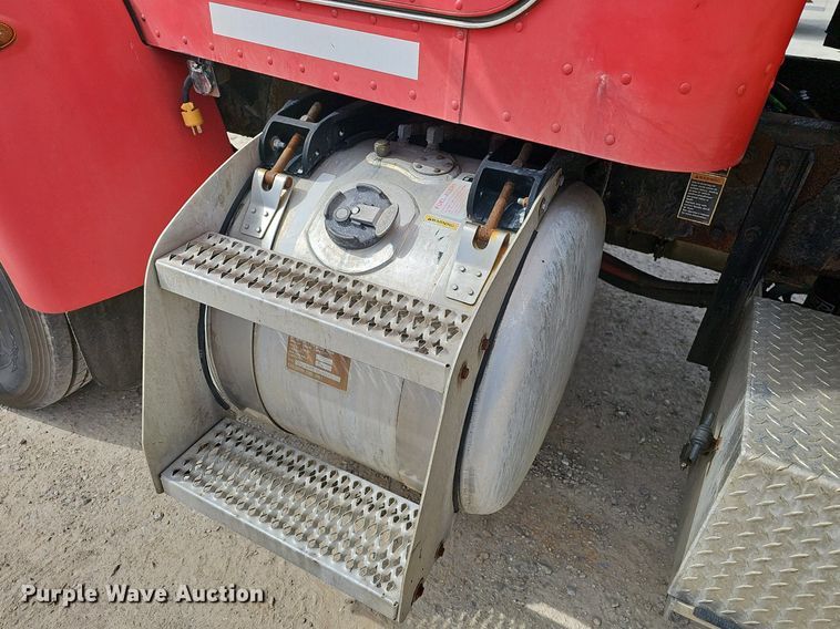 image for item EJ6027 2009 Peterbilt  PB335 box truck