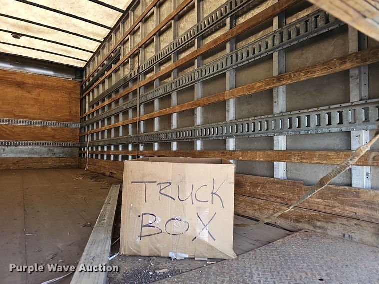 image for item EJ6027 2009 Peterbilt  PB335 box truck