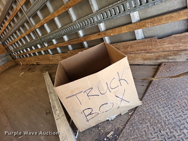 image for item EJ6027 2009 Peterbilt  PB335 box truck