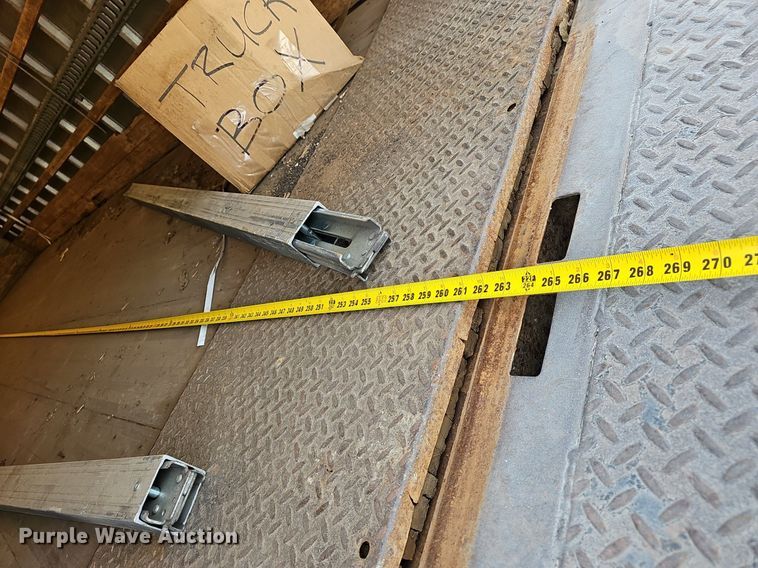 image for item EJ6027 2009 Peterbilt  PB335 box truck