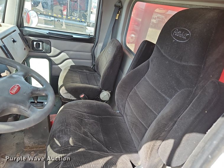 image for item EJ6027 2009 Peterbilt  PB335 box truck