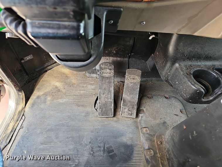 image for item EJ6027 2009 Peterbilt  PB335 box truck