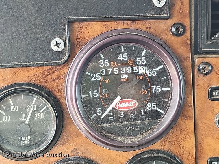 image for item EJ6027 2009 Peterbilt  PB335 box truck