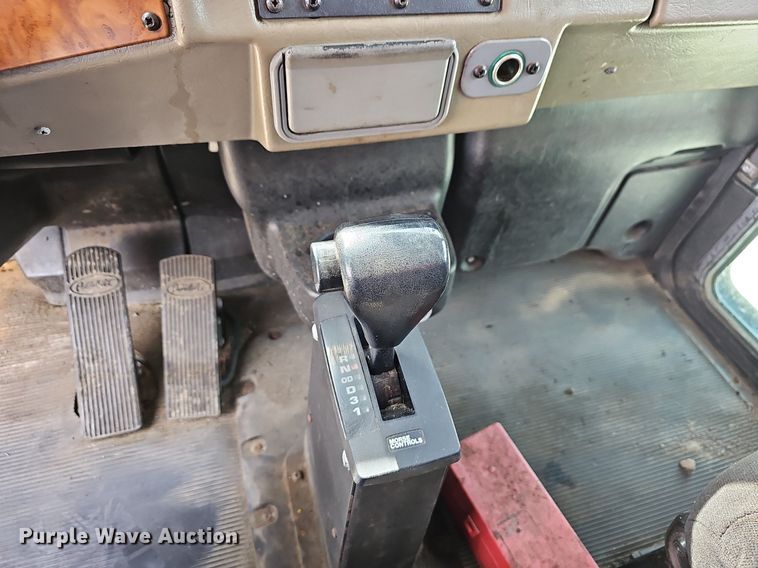 image for item EJ6027 2009 Peterbilt  PB335 box truck