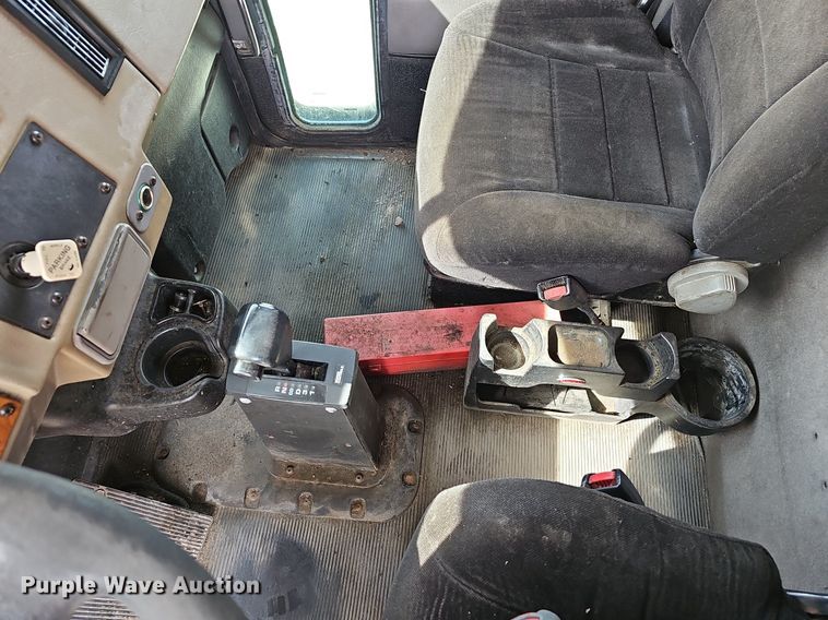 image for item EJ6027 2009 Peterbilt  PB335 box truck