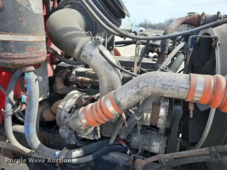 image for item EJ6027 2009 Peterbilt  PB335 box truck