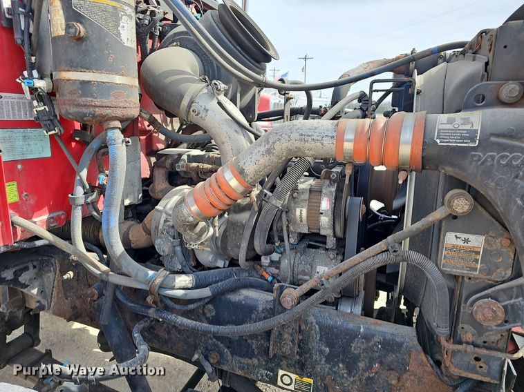 image for item EJ6027 2009 Peterbilt  PB335 box truck