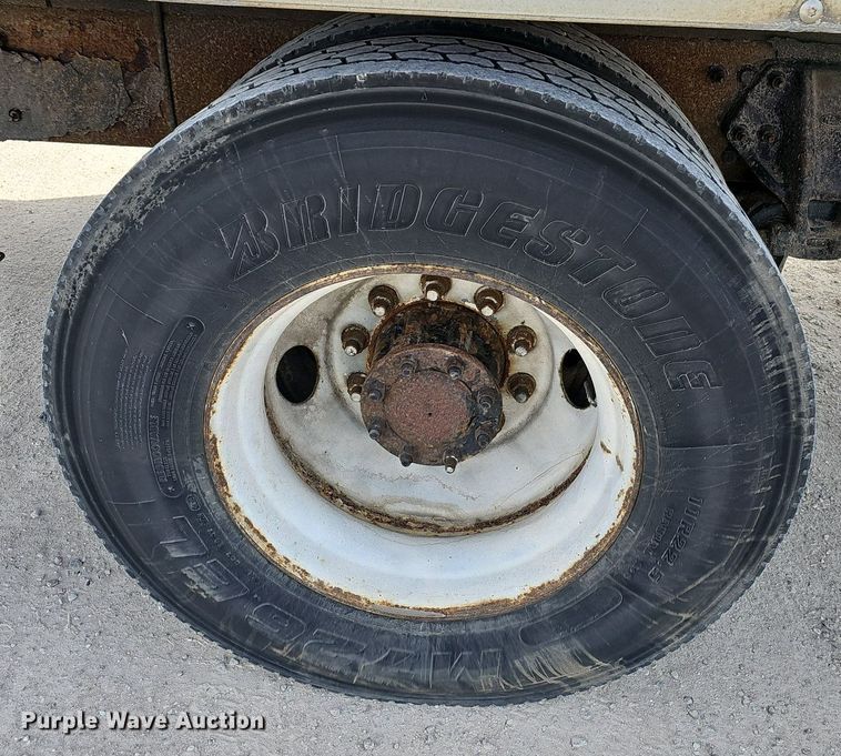 image for item EJ6027 2009 Peterbilt  PB335 box truck