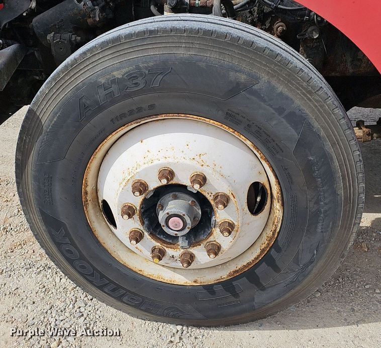 image for item EJ6027 2009 Peterbilt  PB335 box truck