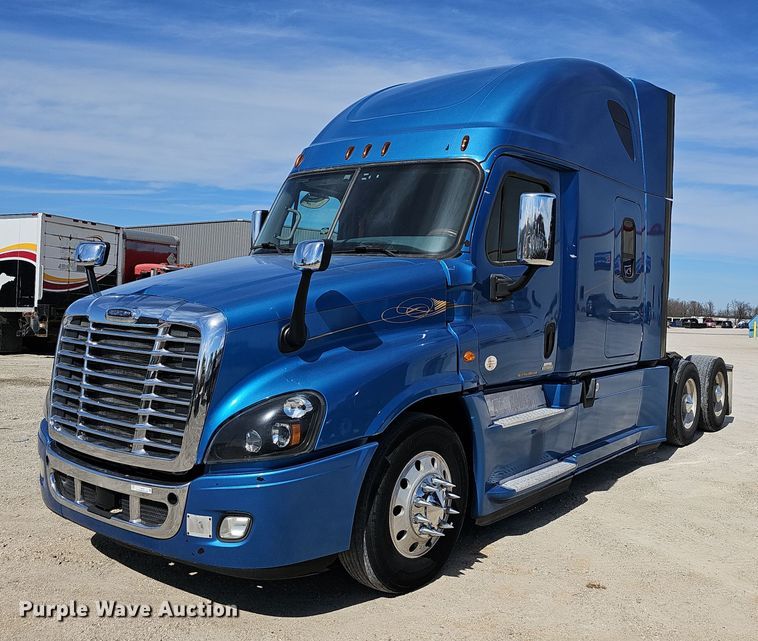 image for item EJ6029 2017 Freightliner Cascadia Evolution semi truck