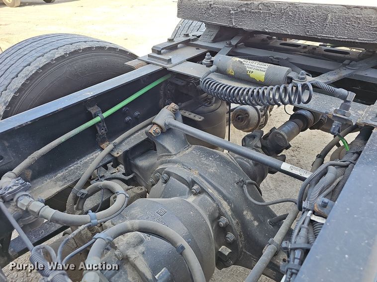 image for item EJ6029 2017 Freightliner Cascadia Evolution semi truck