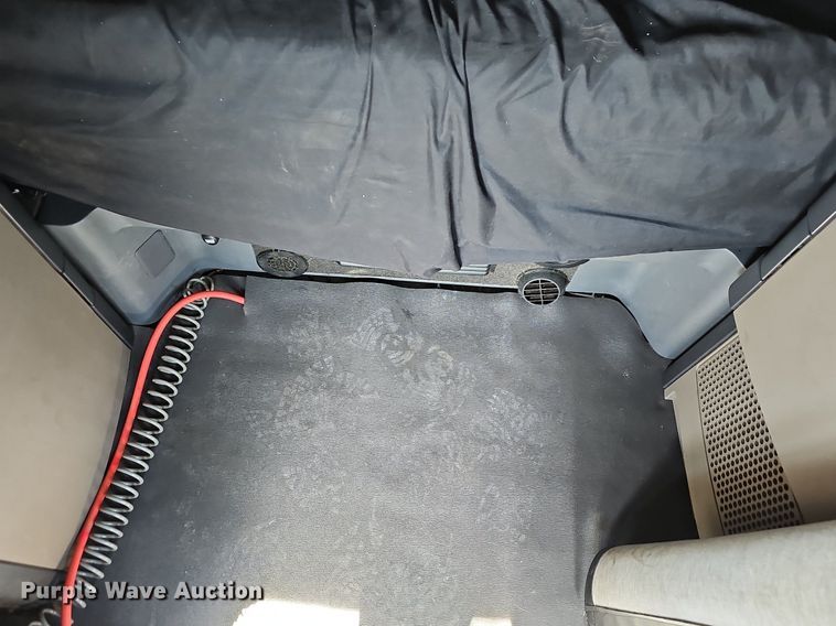 image for item EJ6029 2017 Freightliner Cascadia Evolution semi truck