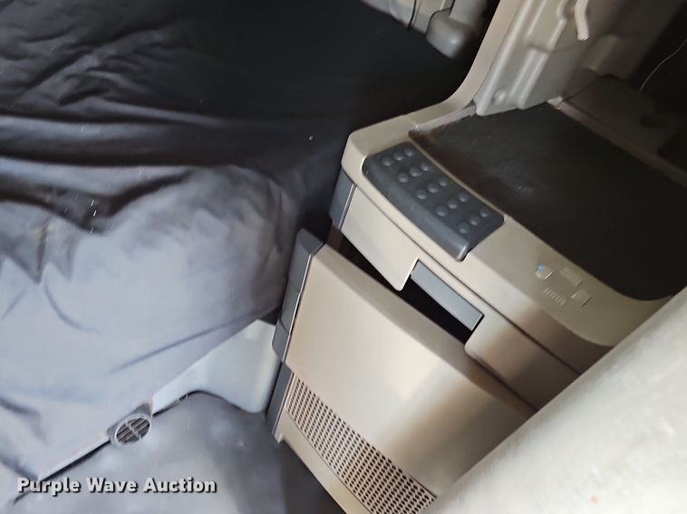 image for item EJ6029 2017 Freightliner Cascadia Evolution semi truck