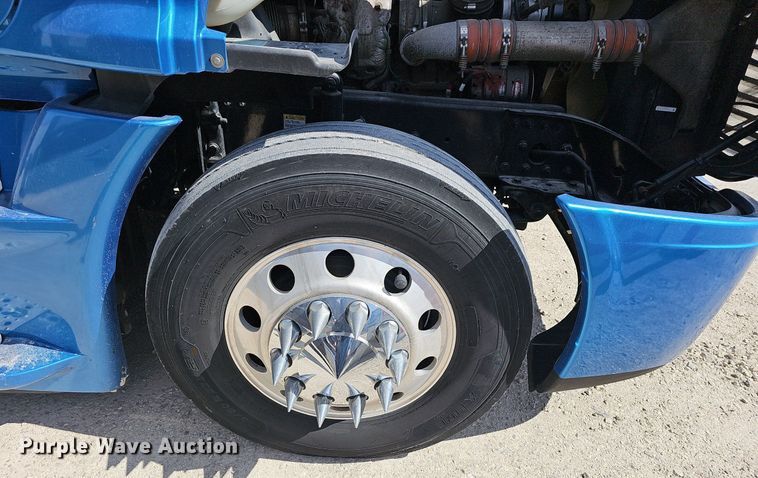 image for item EJ6029 2017 Freightliner Cascadia Evolution semi truck