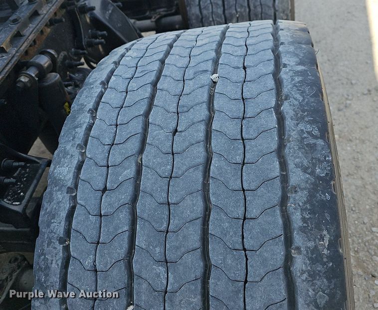 image for item EJ6029 2017 Freightliner Cascadia Evolution semi truck