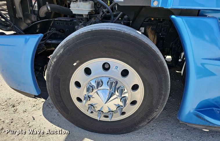 image for item EJ6029 2017 Freightliner Cascadia Evolution semi truck