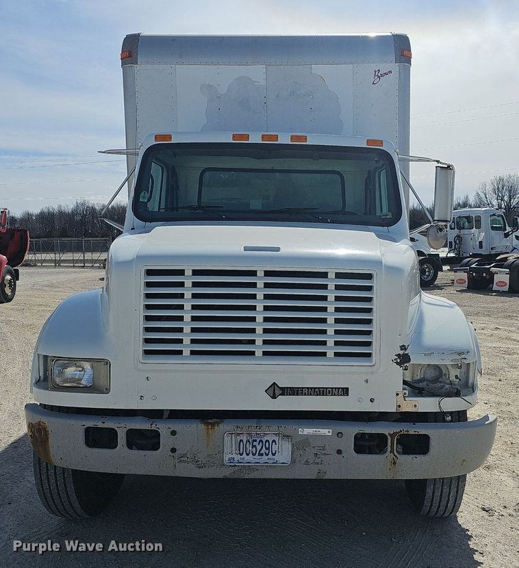 image for item EJ6030 1999 International 4700  box truck