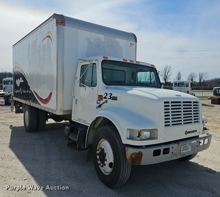 image for item EJ6030 1999 International 4700  box truck