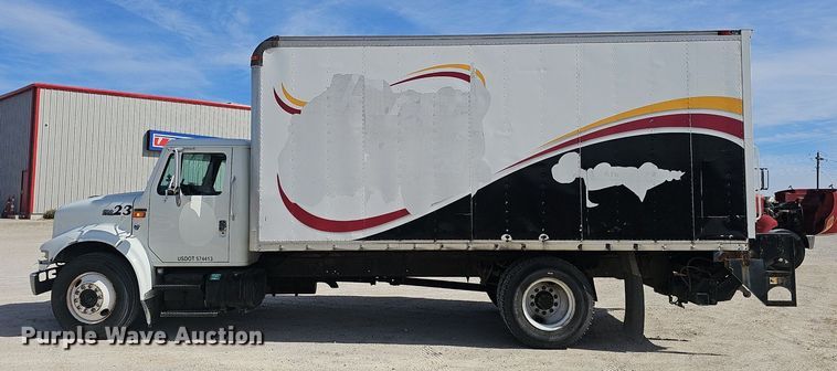 image for item EJ6030 1999 International 4700  box truck