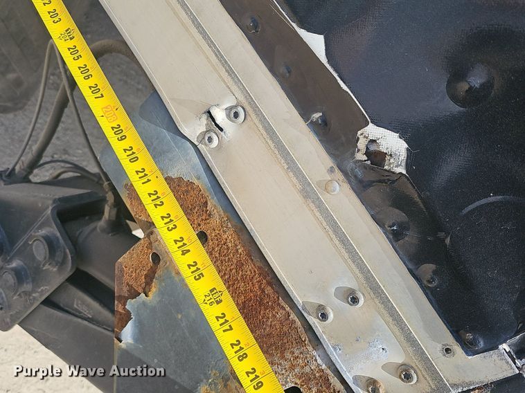 image for item EJ6030 1999 International 4700  box truck