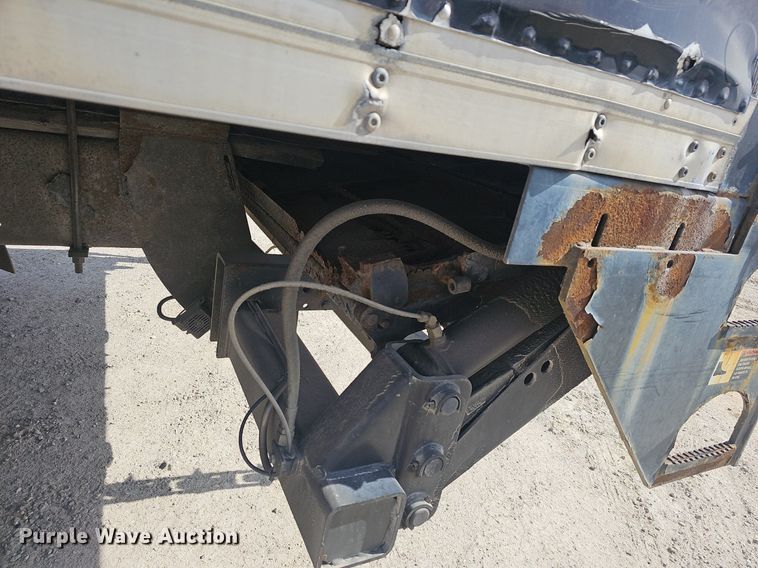 image for item EJ6030 1999 International 4700  box truck