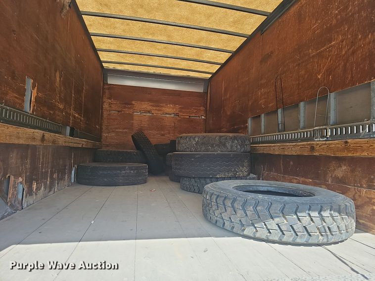 image for item EJ6030 1999 International 4700  box truck