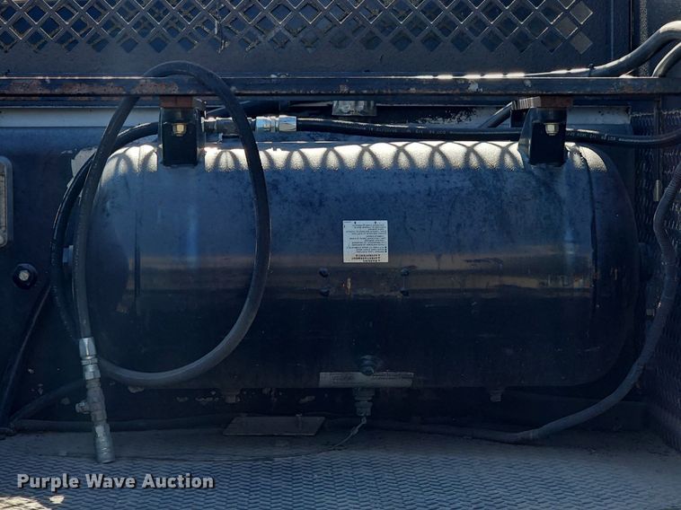 image for item EJ6031 2011 Dodge Ram 4500HD utility / service truck