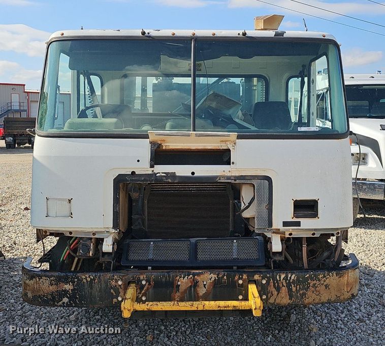 image for item EJ6033 2009 Autocar Xpeditor truck cab and chassis