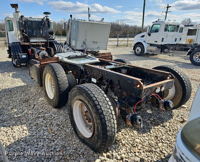 image for item EJ6033 2009 Autocar Xpeditor truck cab and chassis