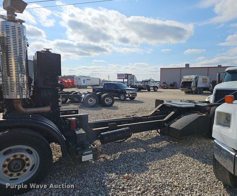 image for item EJ6033 2009 Autocar Xpeditor truck cab and chassis