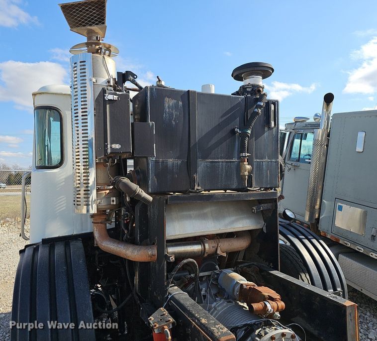 image for item EJ6033 2009 Autocar Xpeditor truck cab and chassis