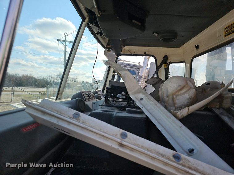 image for item EJ6033 2009 Autocar Xpeditor truck cab and chassis