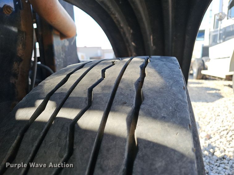 image for item EJ6033 2009 Autocar Xpeditor truck cab and chassis