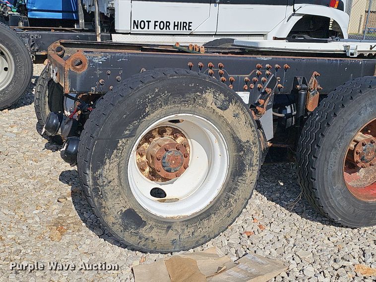 image for item EJ6033 2009 Autocar Xpeditor truck cab and chassis