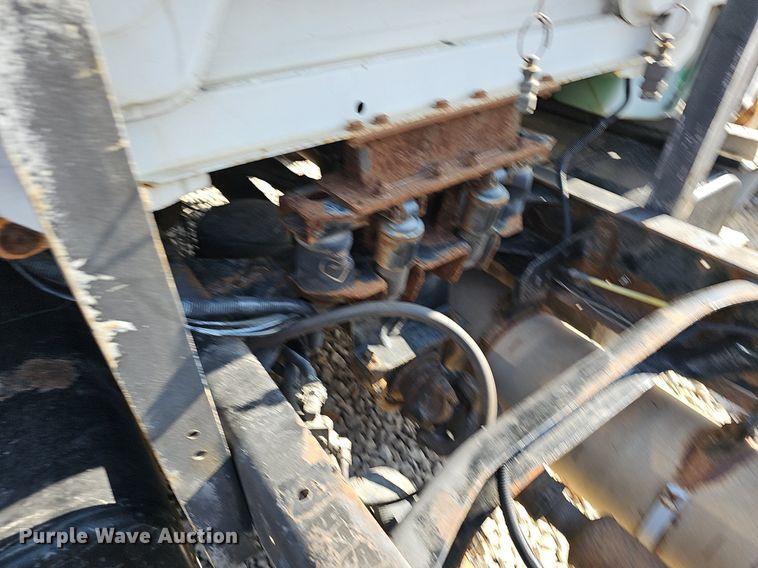 image for item EJ6034 2001 Freightliner  FL60 truck cab and chassis