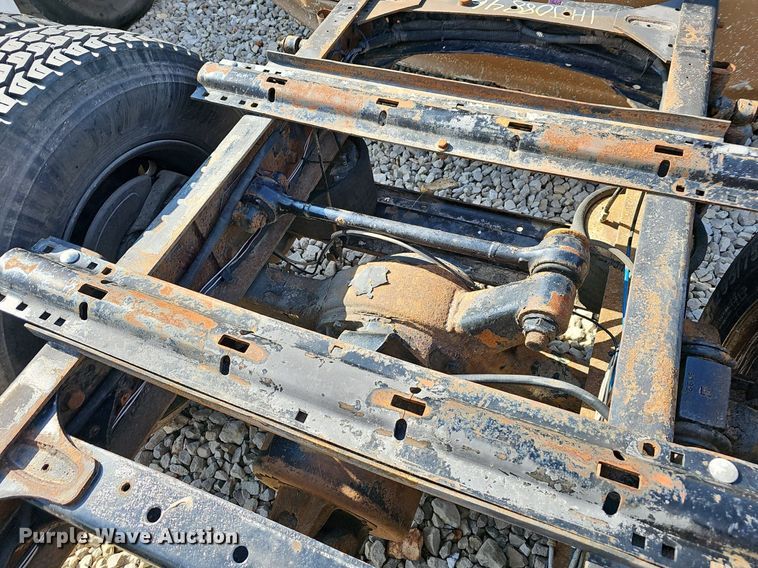 image for item EJ6034 2001 Freightliner  FL60 truck cab and chassis