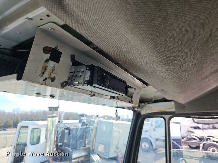 image for item EJ6034 2001 Freightliner  FL60 truck cab and chassis