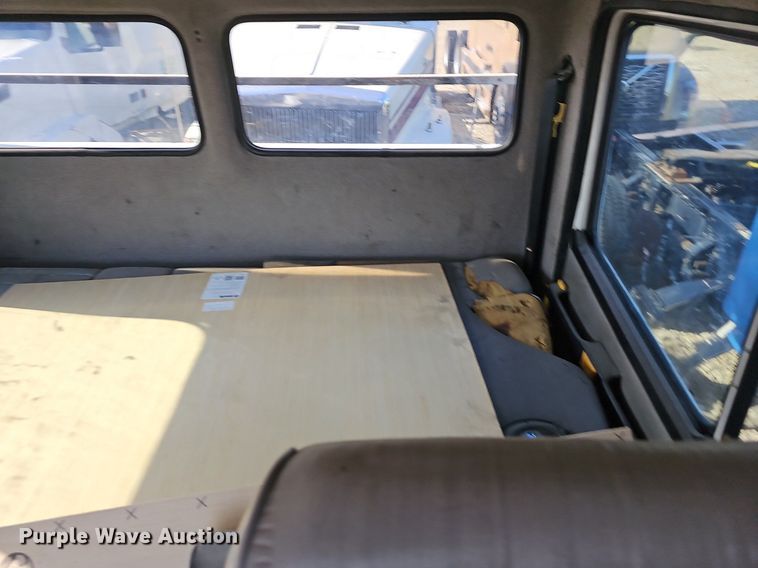 image for item EJ6034 2001 Freightliner  FL60 truck cab and chassis