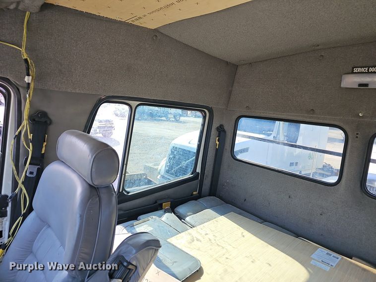 image for item EJ6034 2001 Freightliner  FL60 truck cab and chassis