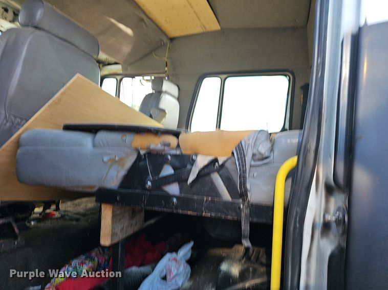 image for item EJ6034 2001 Freightliner  FL60 truck cab and chassis