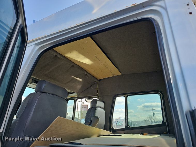 image for item EJ6034 2001 Freightliner  FL60 truck cab and chassis