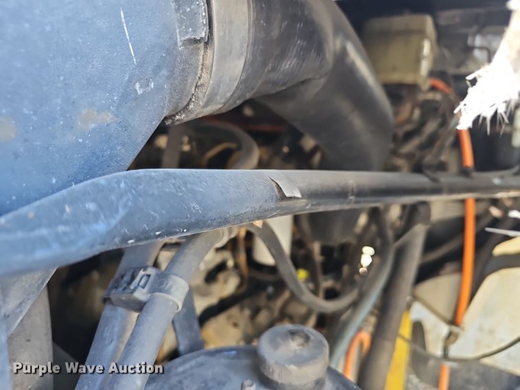 image for item EJ6034 2001 Freightliner  FL60 truck cab and chassis