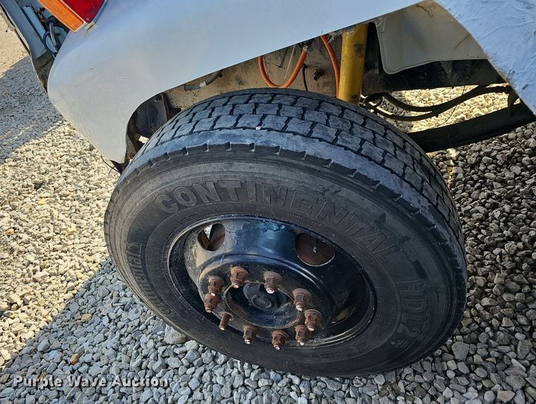 image for item EJ6034 2001 Freightliner  FL60 truck cab and chassis