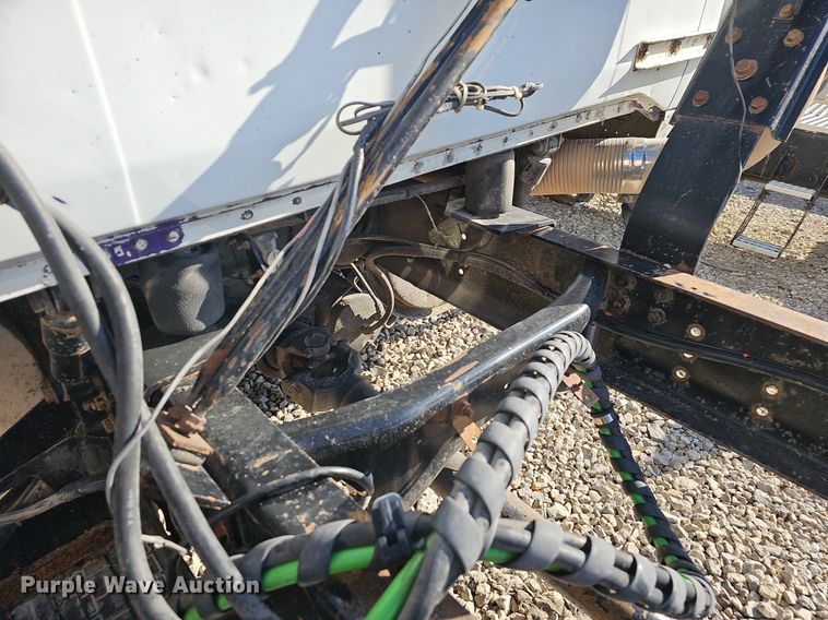 image for item EJ6036 1994 White GMC Integral Sleeper  semi truck