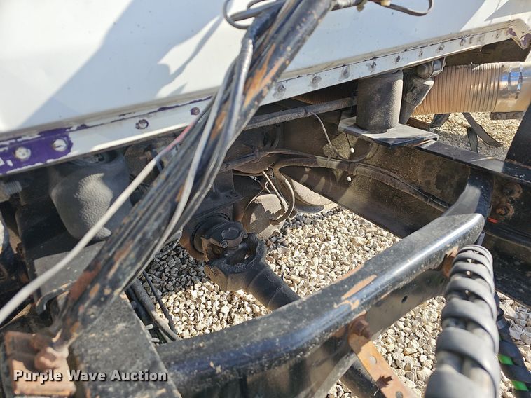 image for item EJ6036 1994 White GMC Integral Sleeper  semi truck