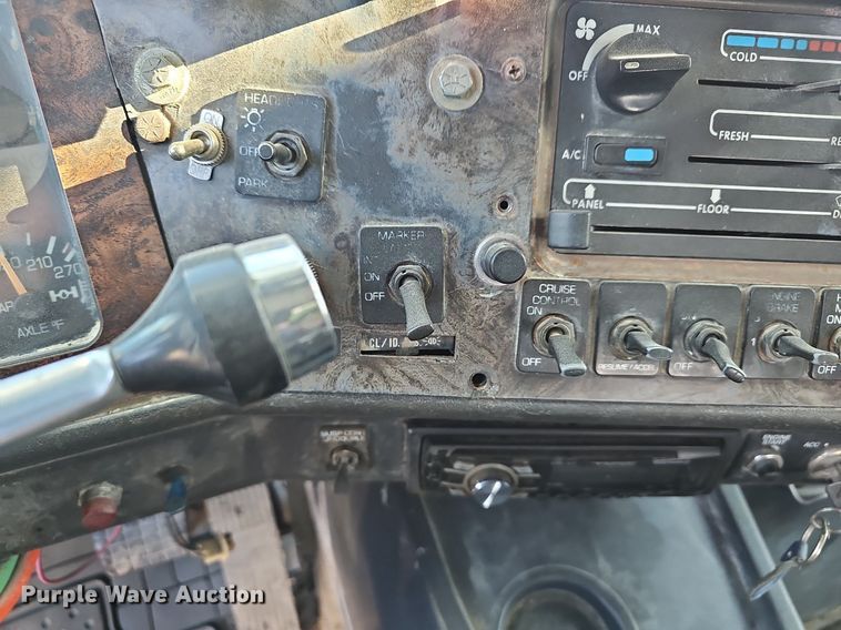 image for item EJ6036 1994 White GMC Integral Sleeper  semi truck