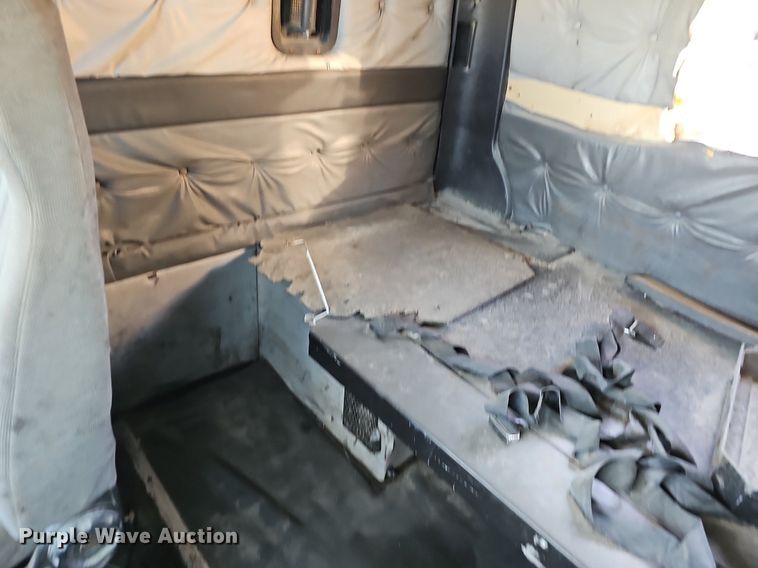 image for item EJ6036 1994 White GMC Integral Sleeper  semi truck